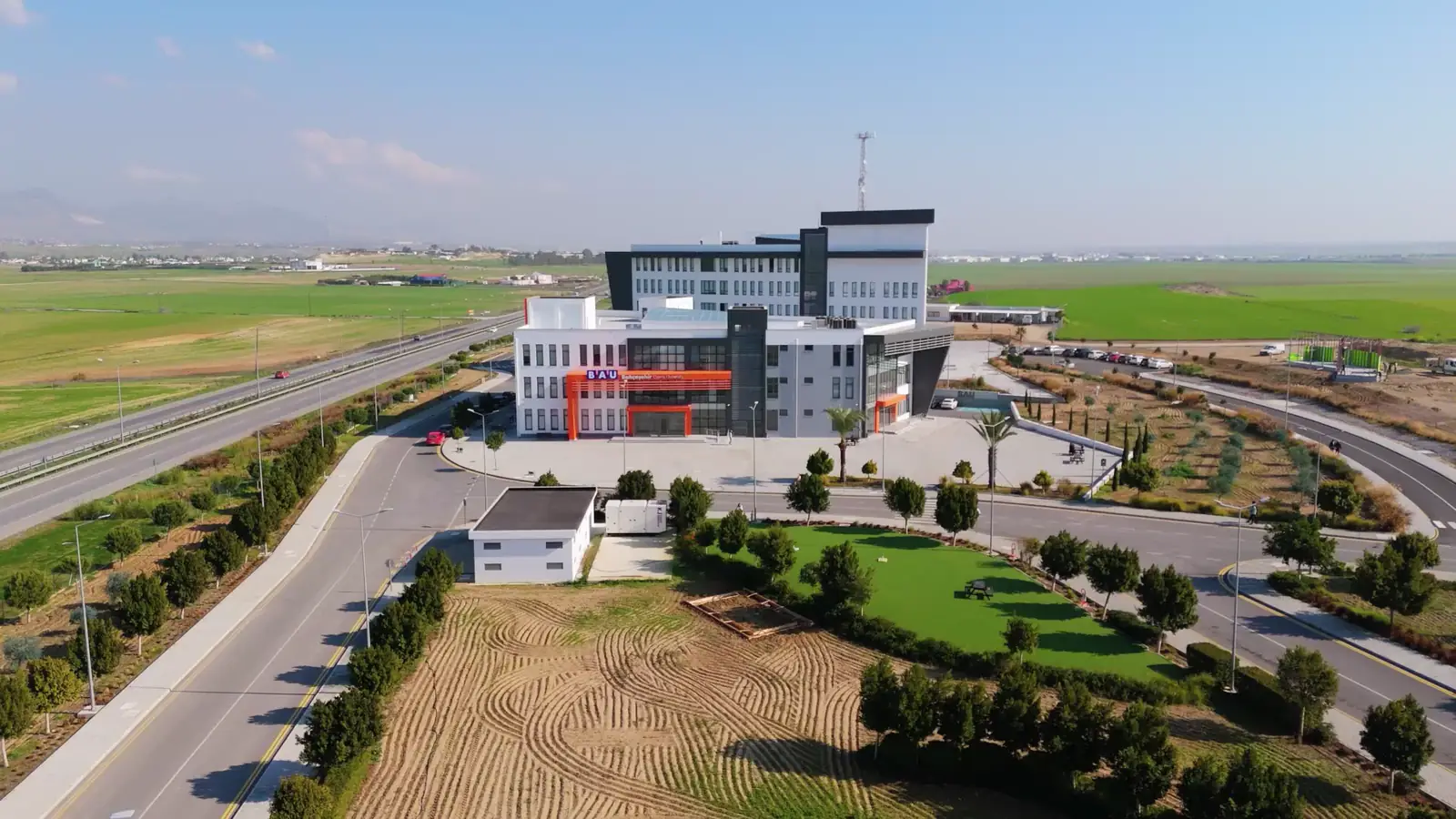 Bahçeşehir Cyprus University Campus حرم جامعة بهتشه شهير قبرص